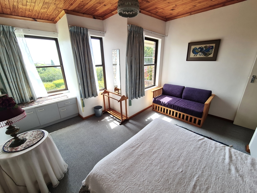 4 Bedroom Property for Sale in Wavecrest Eastern Cape